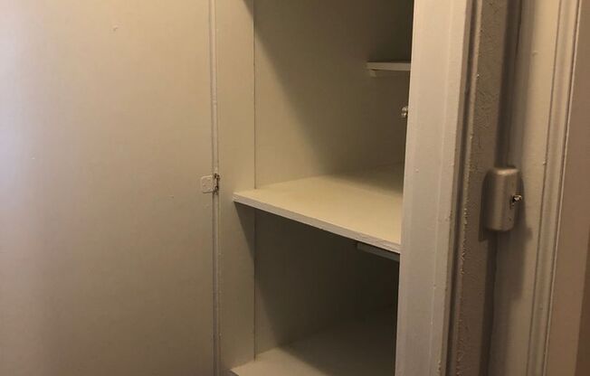 2 beds, 1 bath, 844 sqft, $1,425, Unit 2A