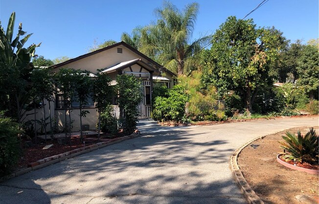 9019 NOBLE AVE