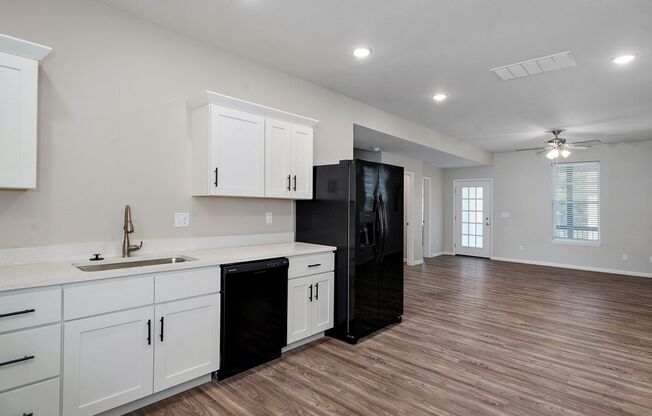 4 beds, 4 baths, 1,900 sqft, $2,540, Unit Unit B