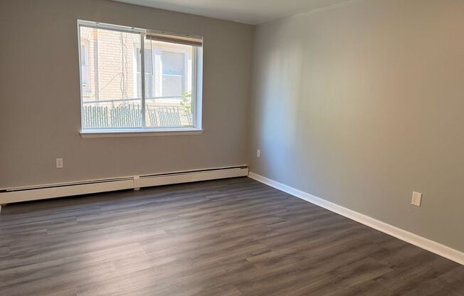 2 beds, 1 bath, 900 sqft, $1,525, Unit A6