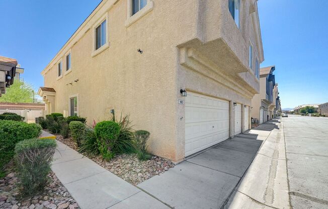 3 Bedroom Townhome in Henderson
