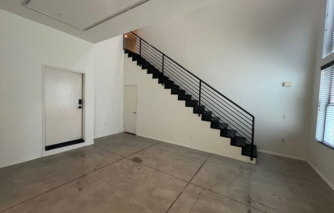 Work And Living Space Loft 1 Bedroom 1.5 Bath Attached Townhouse in The Downtown Santa Ana Artist Village