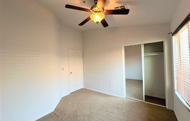 3 beds, 2.5 baths, $1,985, Unit UNIT 1045