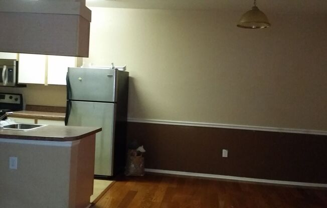 Luxury and Spacious, 1st floor condo with Water/sewer and trash included!
