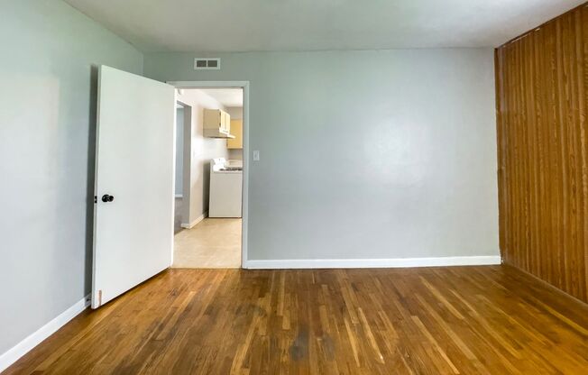 3 beds, 1 bath, $1,275