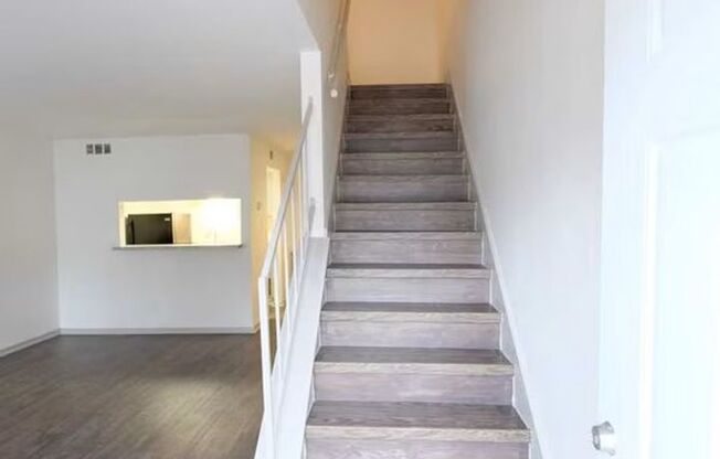 1 bed, 1 bath, 799 sqft, $850, Unit 035