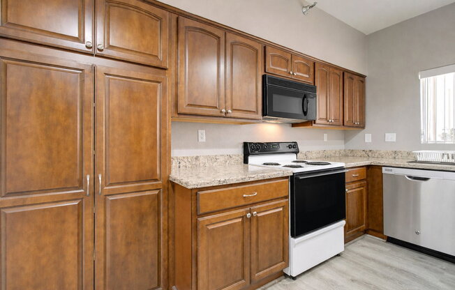 2 beds, 2 baths, 1,095 sqft, $1,600, Unit 140