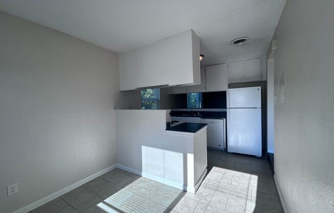 2 beds, 1 bath, 847 sqft, $1,495