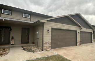 5603 E Brennan Dr Sioux Falls, SD 57110