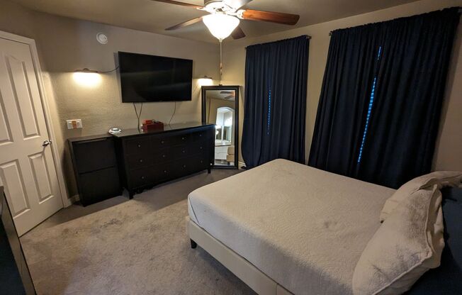 3 beds, 2.5 baths, $2,250, Unit unit 1290