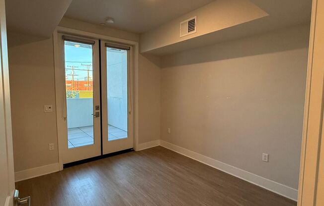 1 bed, 1 bath, 941 sqft, $3,295, Unit 205 / 3037