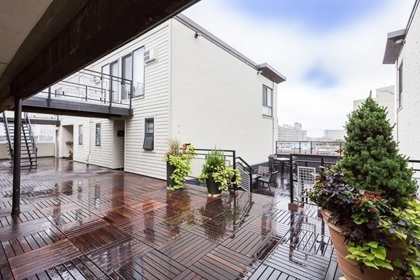 1 bed, 1.5 baths, 651 sqft, $3,700, Unit 603