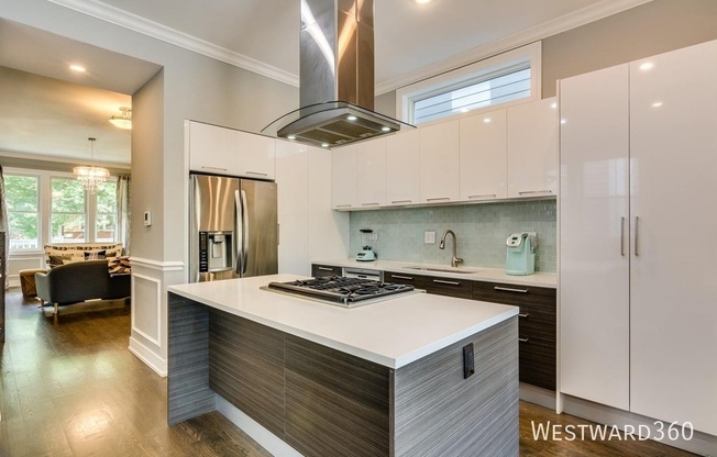 3409 W CORTLAND