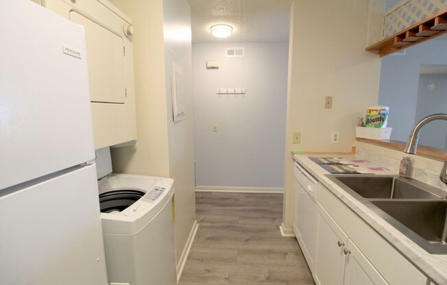 2 beds, 1 bath, $775