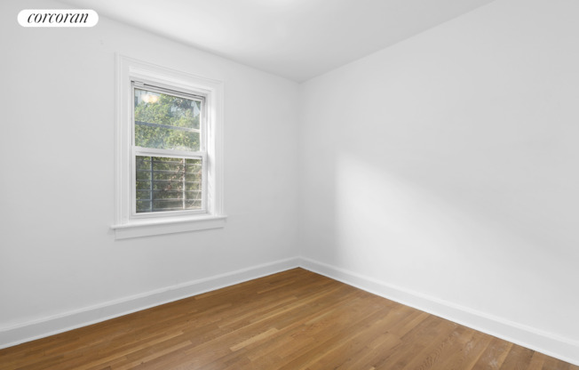 1058 STERLING PL