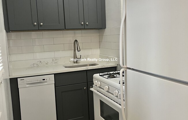 1321 W Estes Ave