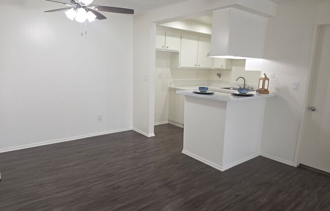 1 bed, 1 bath, 713 sqft, $2,075, Unit A124