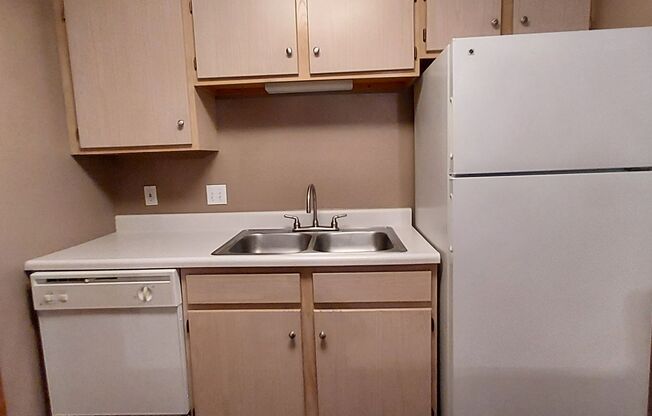 1 bed, 1 bath, 843 sqft, $1,065, Unit 51-302