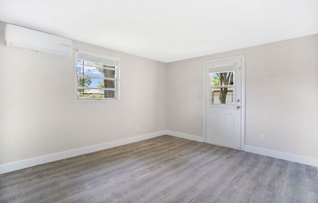 2 beds, 1 bath, 624 sqft, $1,499, Unit Ren905.5
