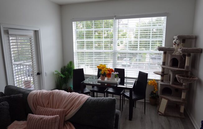 3 beds, 2 baths, $1,795, Unit UNIT 625