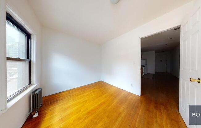 139 E 12 ST