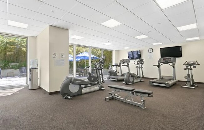 462 W 58 ST
