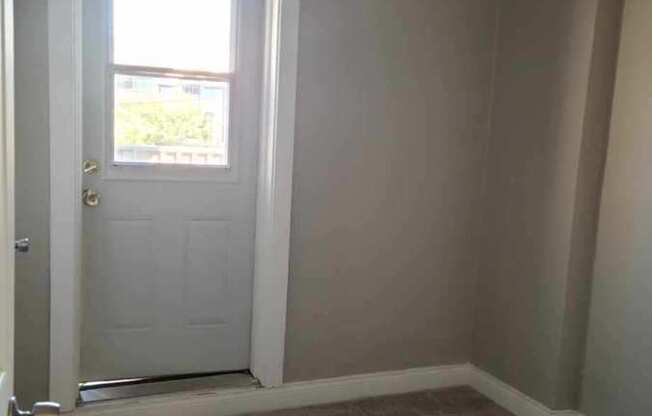 1222 W Diversey Pkwy