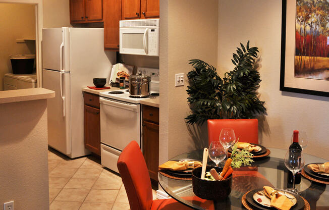 Apartments Near Southlands Mall Colorado with Dining Area