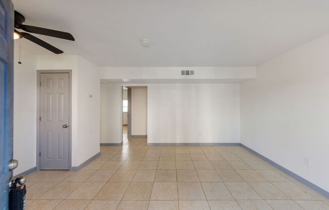 2 beds, 1 bath, $1,025, Unit 23