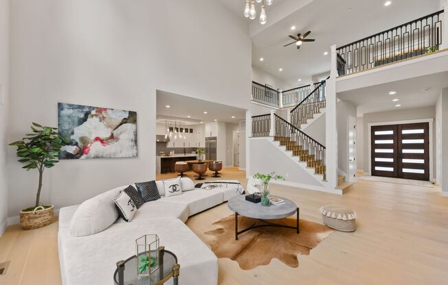 Luxury Bellevue Estate in Prestigious Bridle Trails For Rent