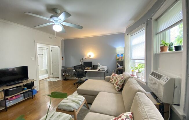 1 bed, 1 bath, 650 sqft, $1,650, Unit 5537-1B