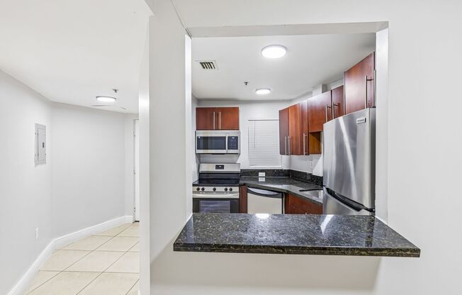 1 bed, 1.5 baths, 866 sqft, $1,900, Unit L- 504