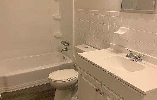 2 beds, 1 bath, 800 sqft, $1,195, Unit 415