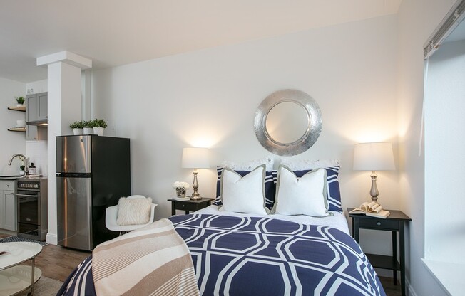Studio, 1 bath, 305 sqft, $1,195, Unit 110