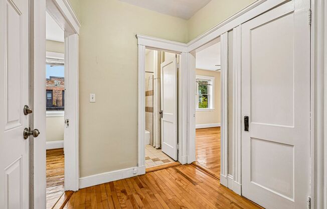 1 bed, 1 bath, $2,400, Unit 5S-7