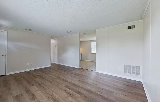 3 beds, 1 bath, $1,295