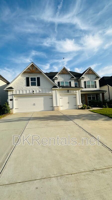 126 CREST BROOKE DR