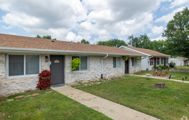 1 bed, 1 bath, 745 sqft, $899, Unit 506B