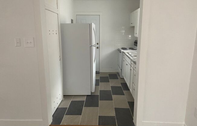 1 bed, 1 bath, $795