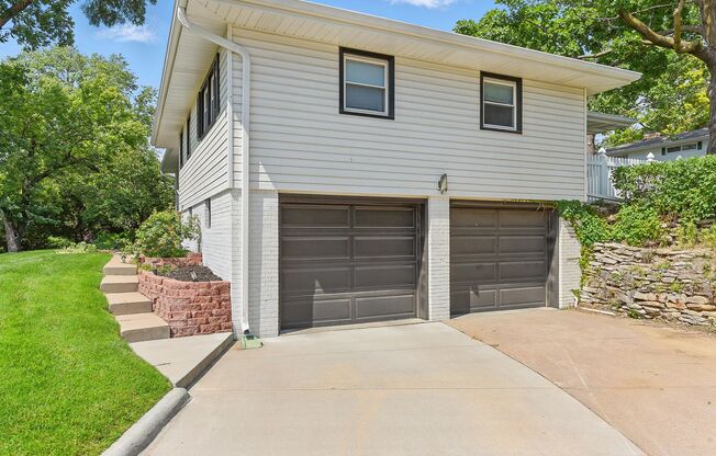 Spacious 4-Bedroom Home for Rent in Desirable Rockbrook Neighborhood FOR RENT | $3,500/month