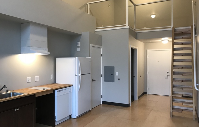 Studio, 1 bath, 426 sqft, $1,275, Unit 314