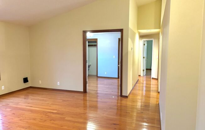 Spacious Ranch Style Home w/ private patio and yard, 2 car garage and vaulted ceilings