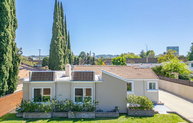 15042 VALLEYHEART DR