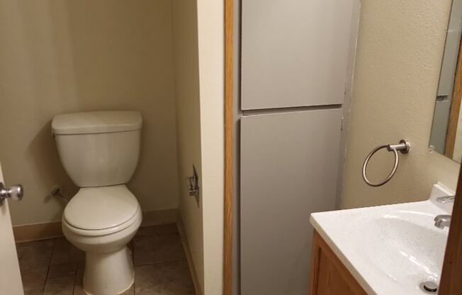 1 bed, 1 bath, 576 sqft, $1,195, Unit 13