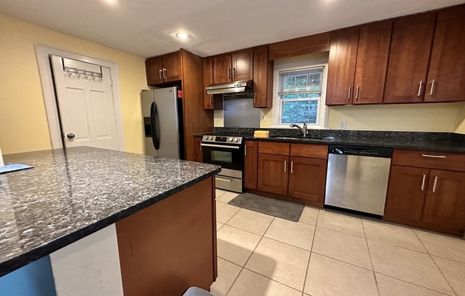 18 GLN ROCK AVE