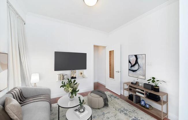 2 beds, 1 bath, $5,000, Unit 6