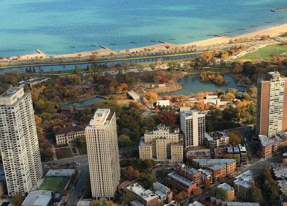 Welcome to Park View Apartments in Lincoln Park, Chicago