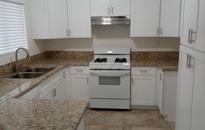 15 - Desert Knolls 2