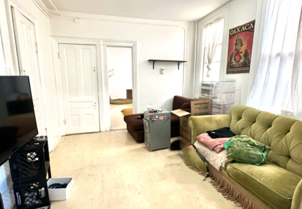 1325 W 18 ST