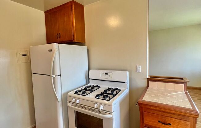 1 bed, 1 bath, 700 sqft, $1,895, Unit 800 Roswell #2